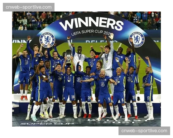 欧足联携手俱乐部开展“冠军课堂”项目，球员走访当地学校