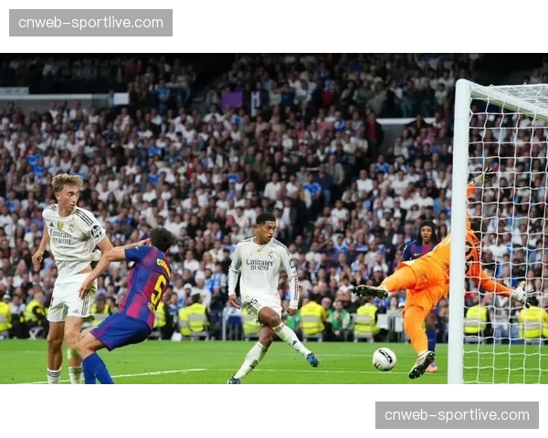 一男子因向巴萨球星家中投放燃烧物被捕,嫌疑人系激进球迷组织成员 一男子因向巴萨球星家中投放燃烧物被捕,嫌疑人系激进球迷组织成员