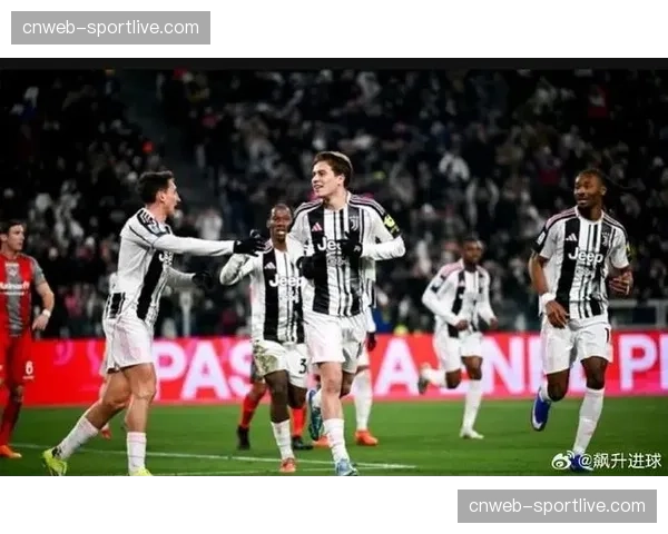 罗马3-0完胜比萨，积分追平尤文图斯